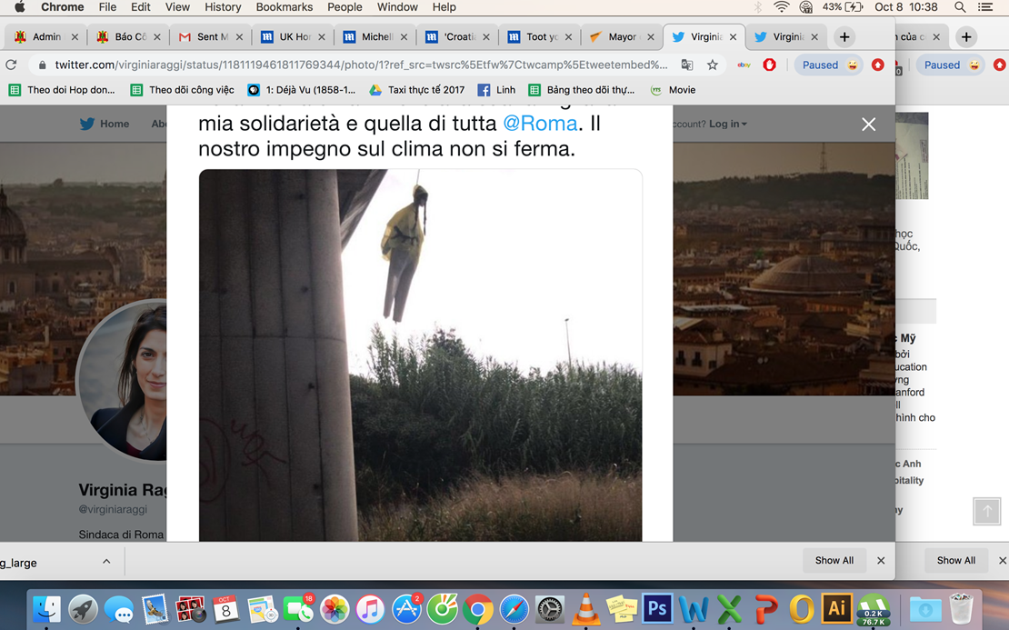 Hình nộm của "Chiến binh khí hậu" Greta Thunberg bị treo trên cầu 